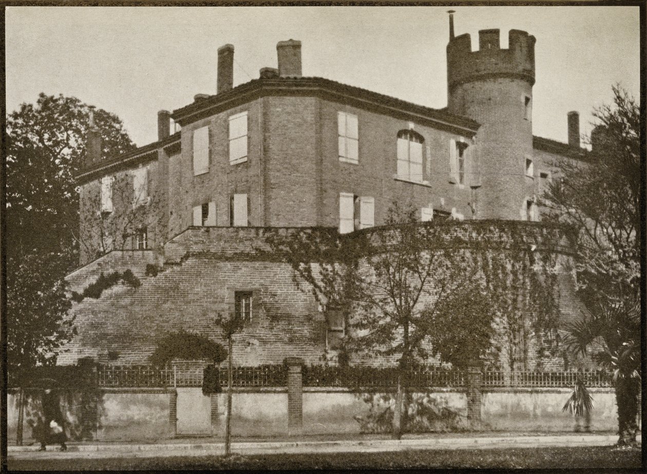 Huset i Albi, hvor Toulouse-Lautrec blev født, fra Toulouse-Lautrec af Gerstle Mack, udgivet i 1938 af French Photographer