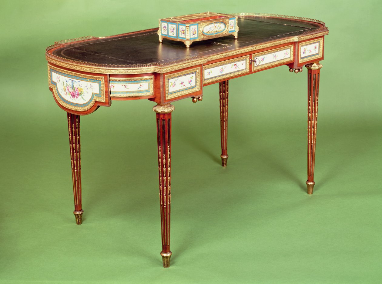 Louis XVI bureauplade med lys tulipanfiner og formet ormolu-galleri, tilskrevet Martin Carlin af French School