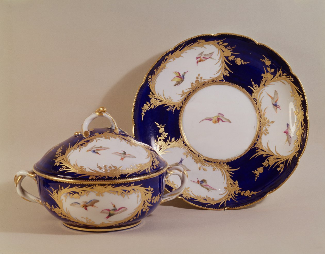 Vincennes skål og stativ, ca. 1745 (porcelæn) af French School