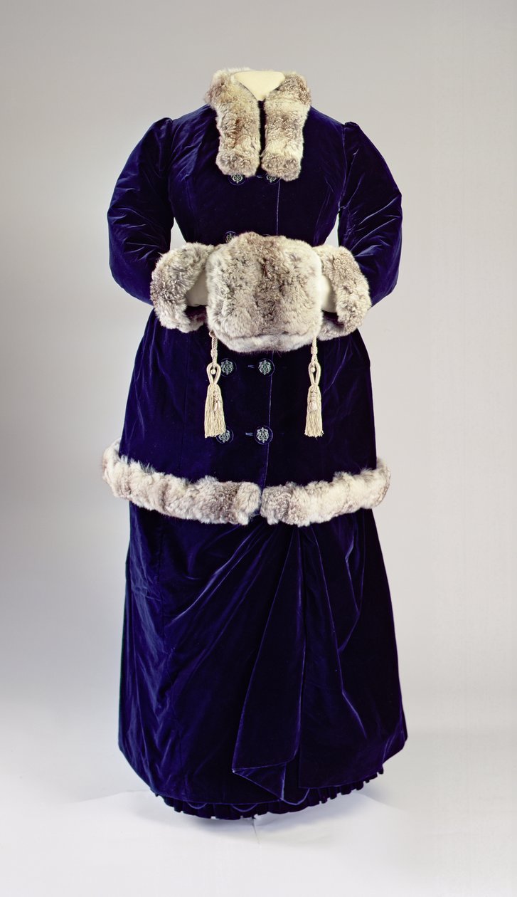 Vinterensemble, designet af Camille Lipman, Paris, 1883 (fløjlssilke og chinchillapels) af French School