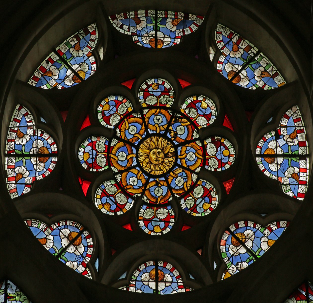 Rose vindue med sol og geometriske design, 1500-1900-tallet af French School