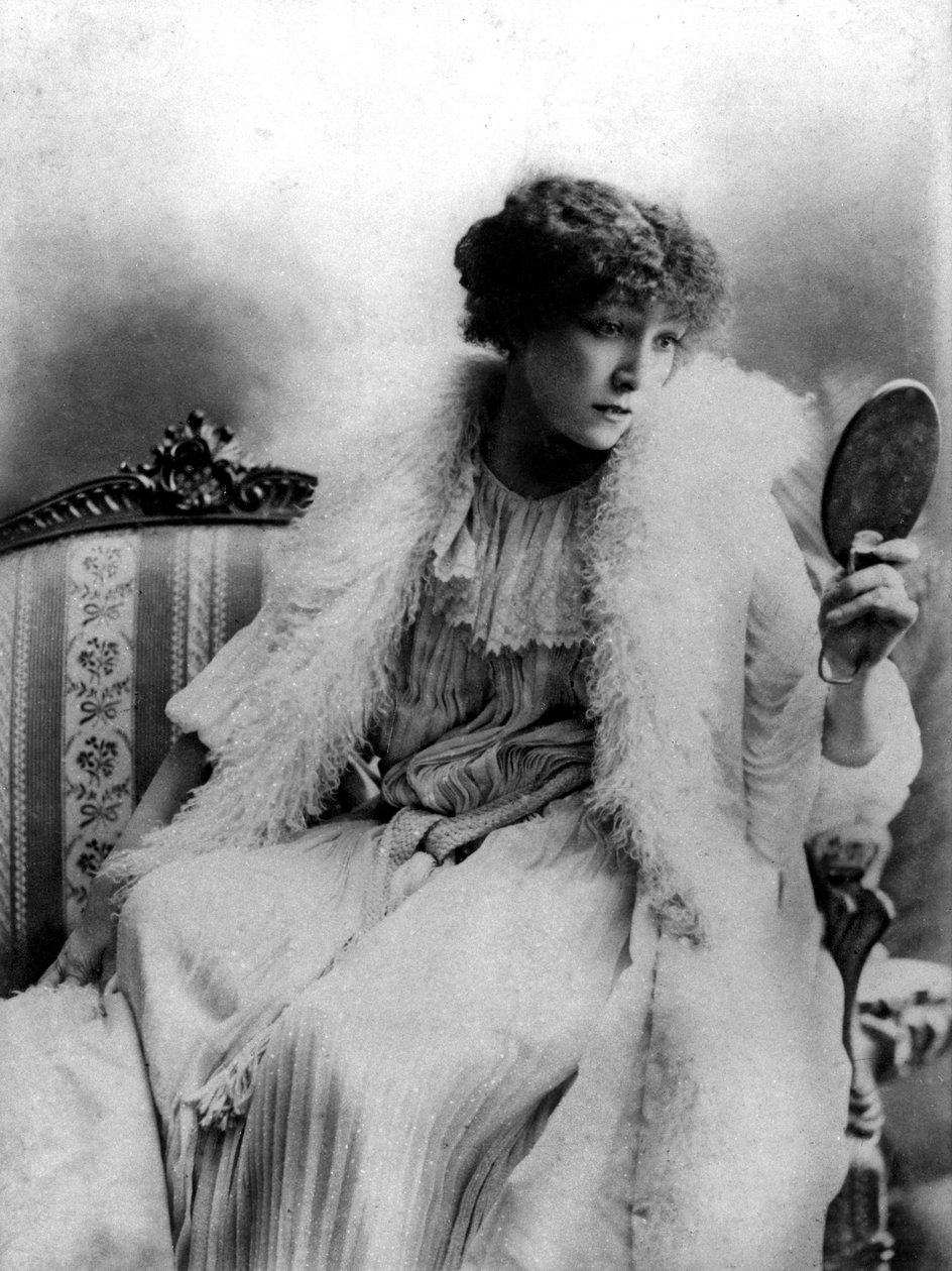 Skuespillerinden Sarah Bernhardt (1844-1923) som Marguerite Gautier i 