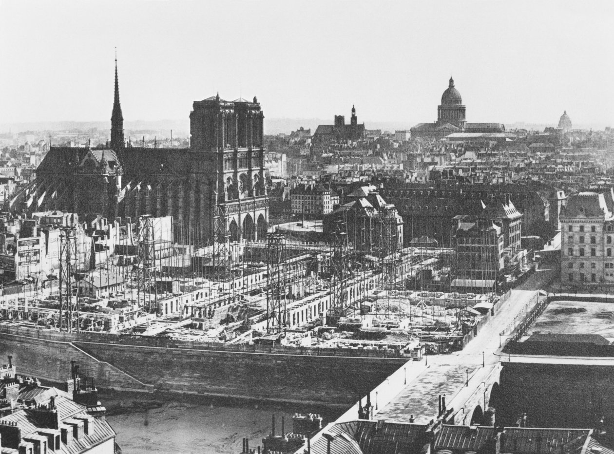 Bygningen af Hotel-Dieu, Paris, 1867 af French Photographer
