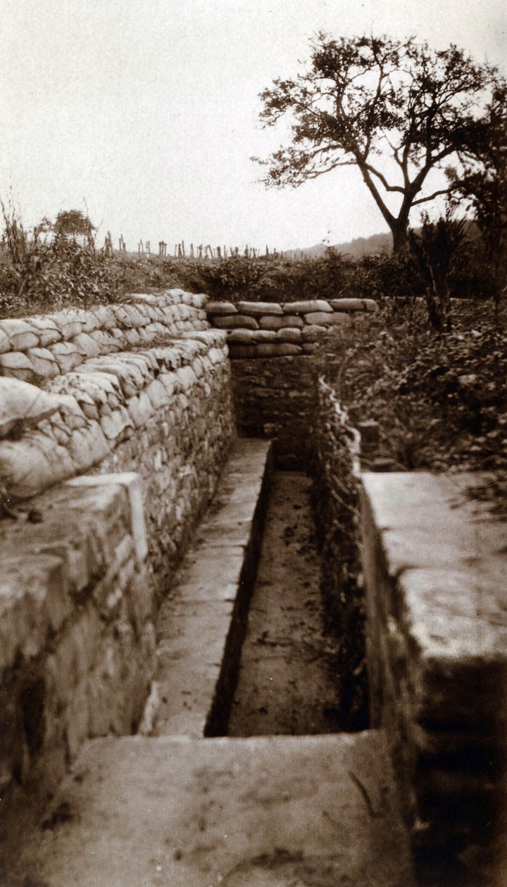 Første Verdenskrig (1914-1918): udsigt over en skyttegrav model "Lemberg skyttegrav", Hautebraye (Oise) af French Photographer