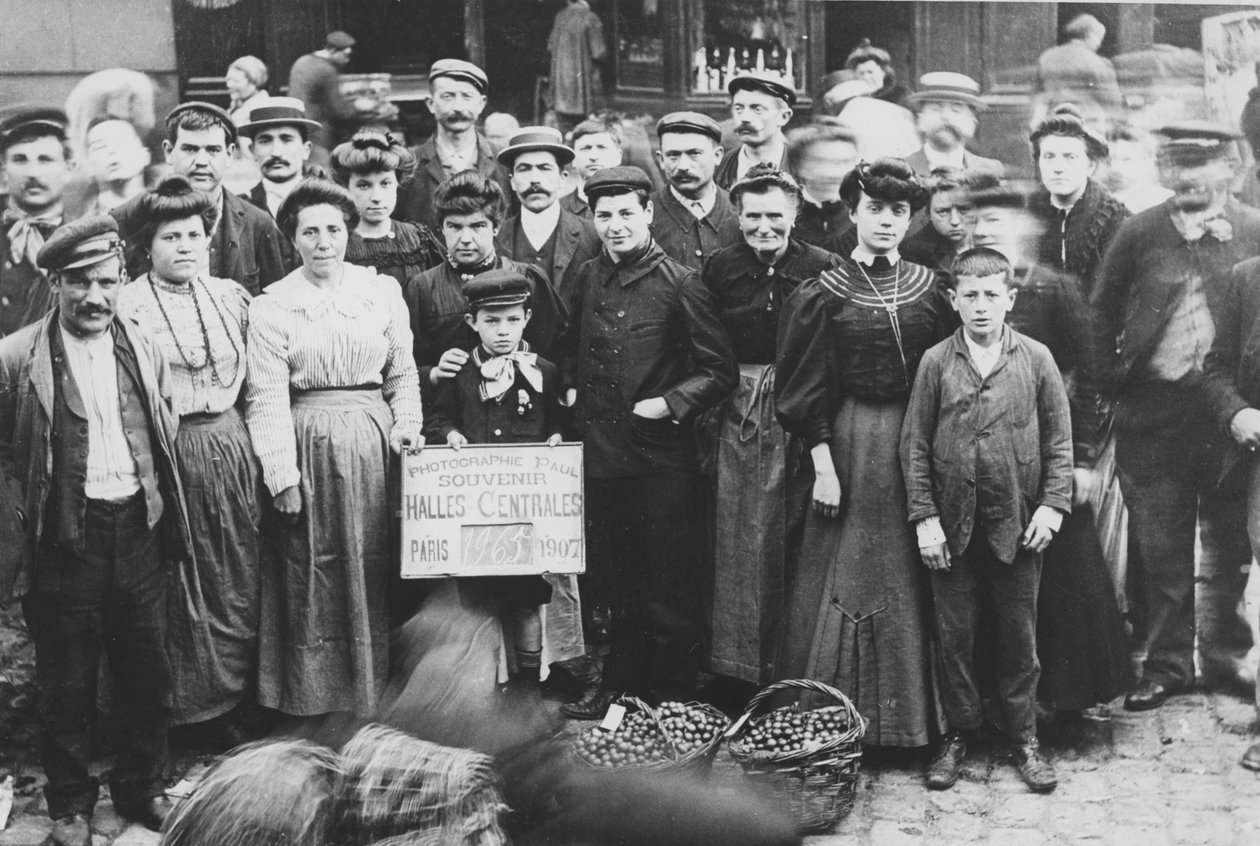 Gardeners of Bagneux, Les Halles marked, Paris, 1907 af French Photographer
