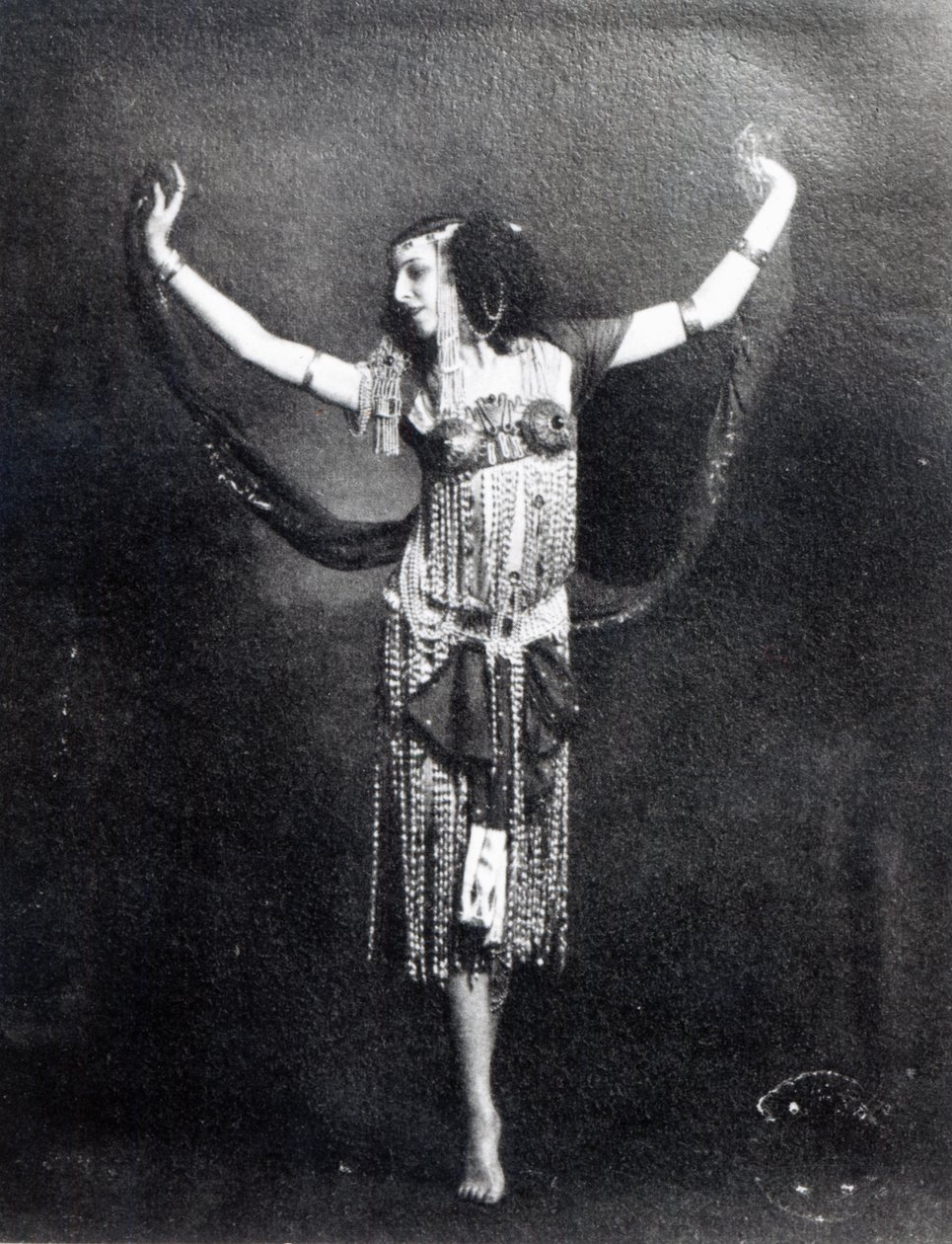 Ida Rubinstein i rollen som Salome (bw foto) af French Photographer