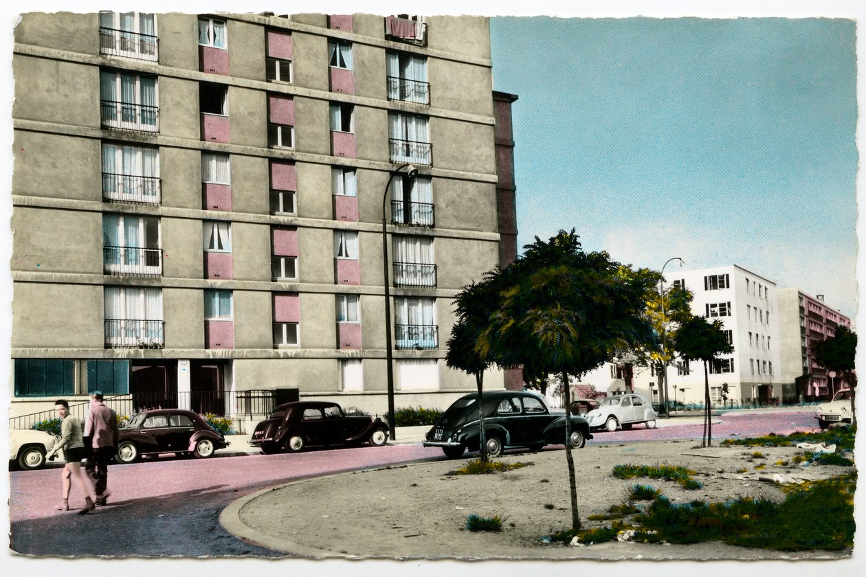 Parisian suburban city in the 1960s: the new buildings of Aubervilliers, Seine Saint-Denis, Ile de Francedani af French Photographer