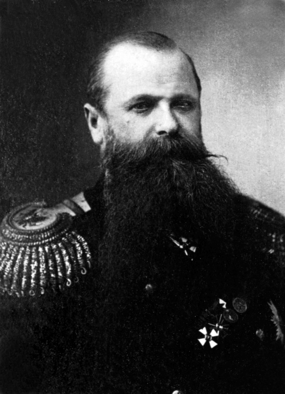 Portræt af Makhrov, Admiral. af French Photographer