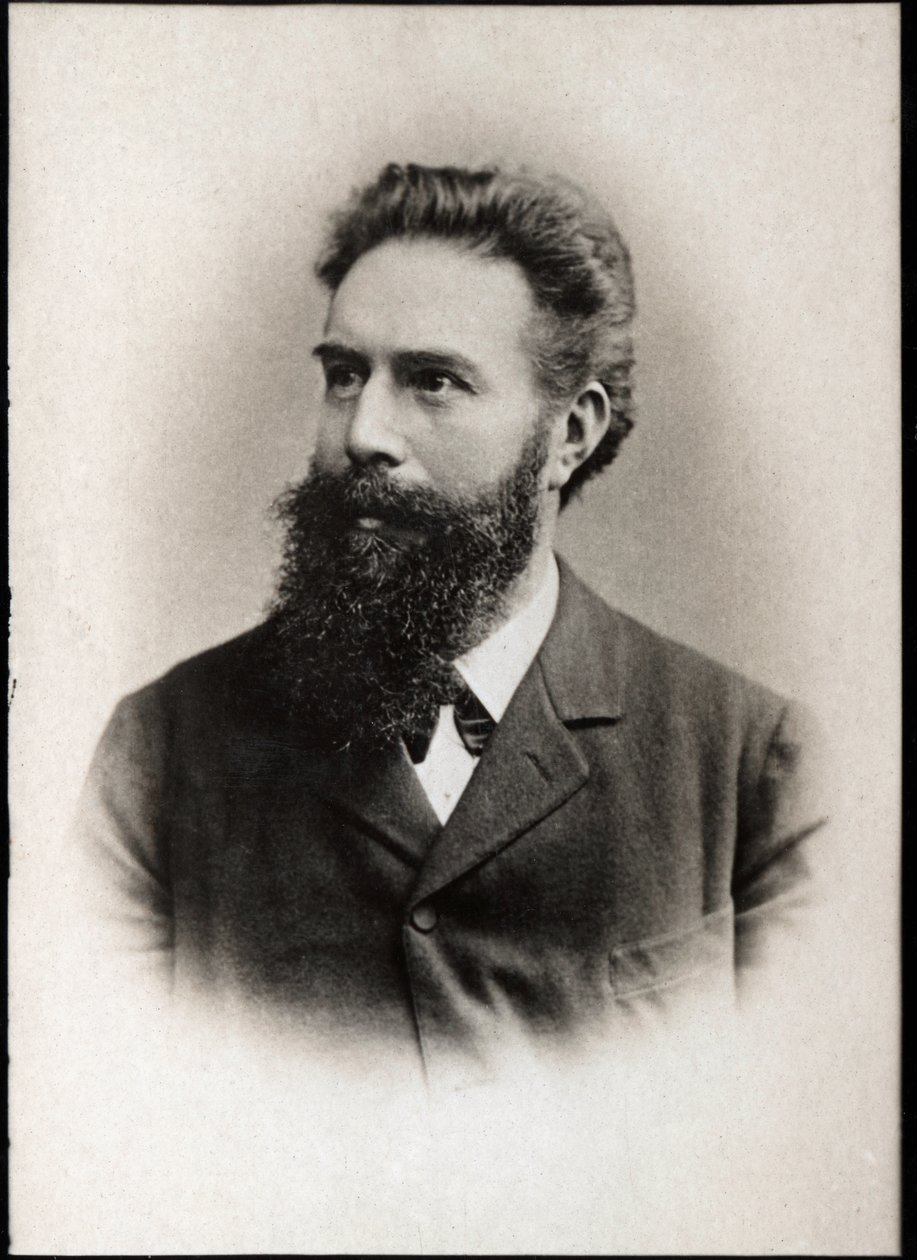Portræt af Wilhelm Conrad Roentgen eller Rontgen (1845-1923), tysk fysiker. af French Photographer