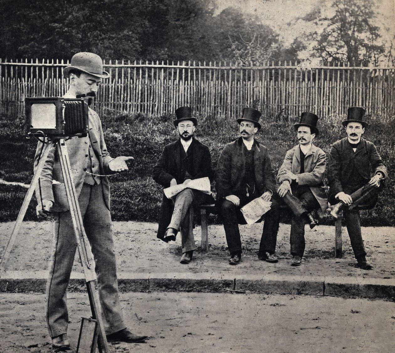 Scene fra en fotografs liv, ""fotografen fotografering"". Fotografi, slutningen af det 19. århundrede, Paris. Saml. Selva. af French Photographer
