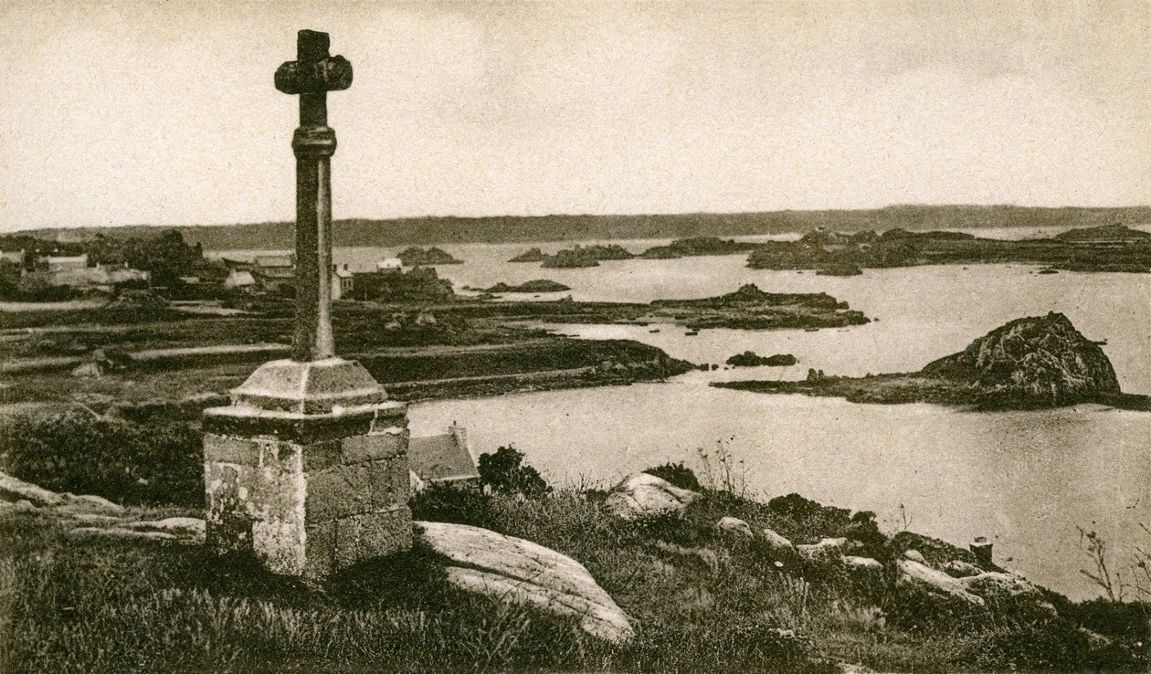 Île de Bréhat: Croix St Michel og øerne Kerpont, begyndelsen af det 20. århundrede (s/h-foto) af French Photographer