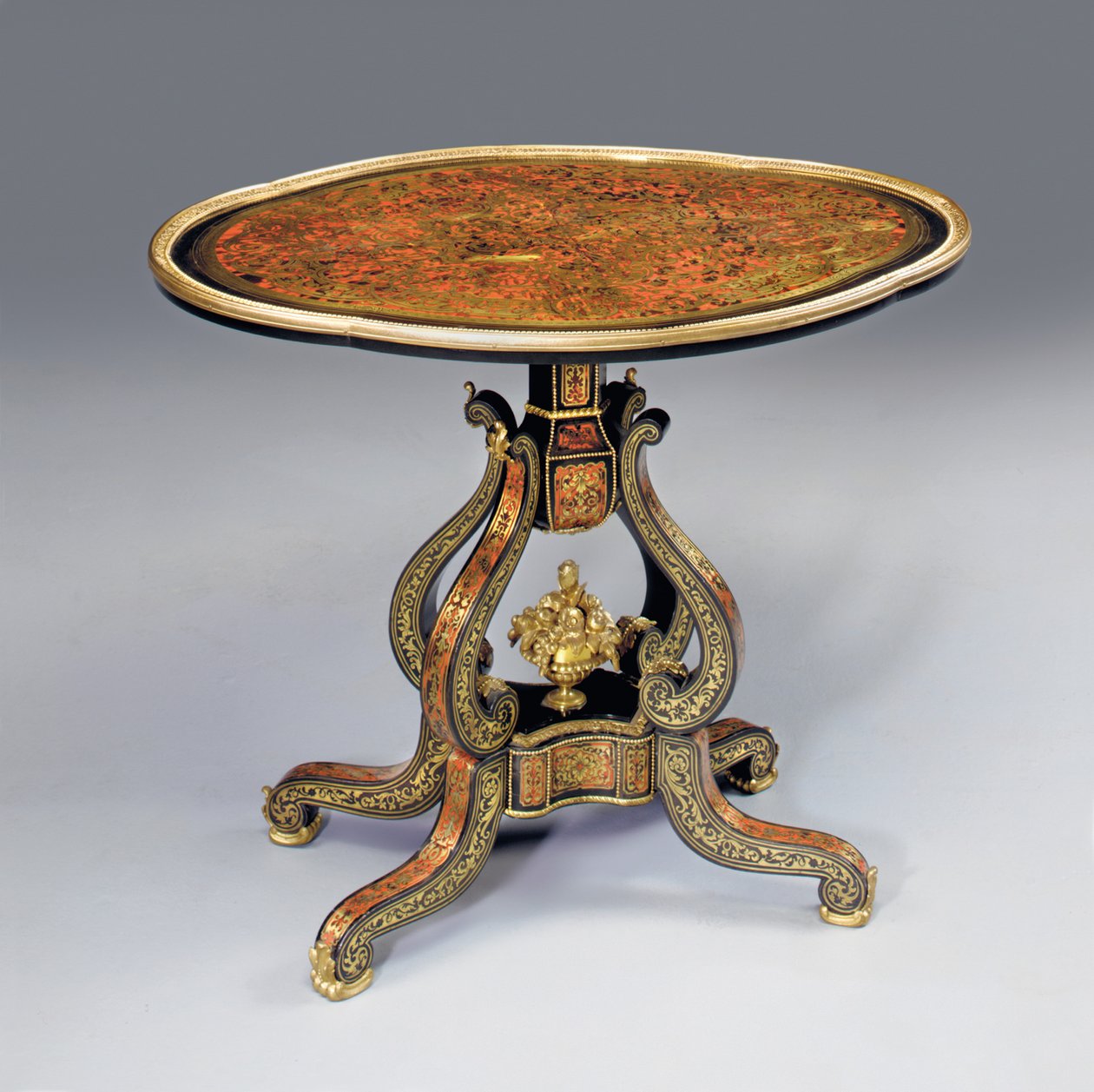 Et Napoleon III "Boulle" lejlighedsbord, midten af det 19. århundrede af French School