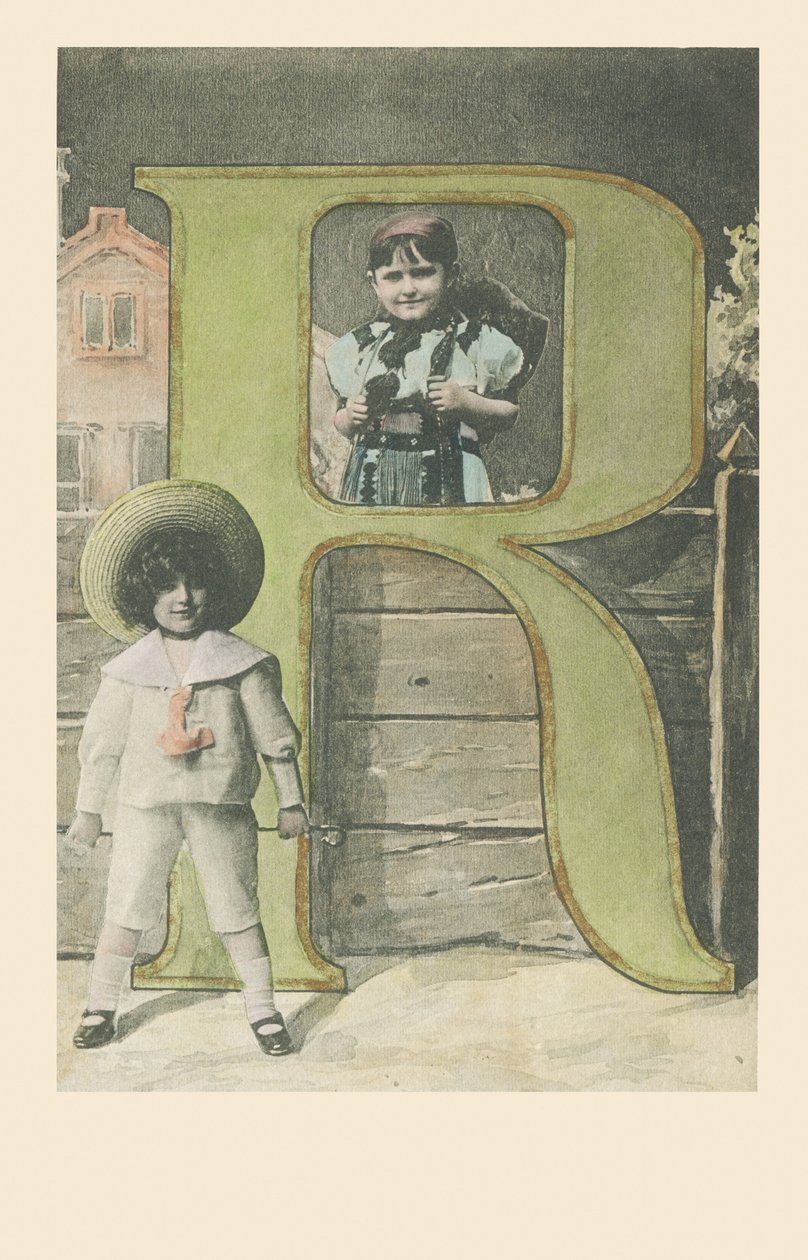 A: To børnekostumer af French School