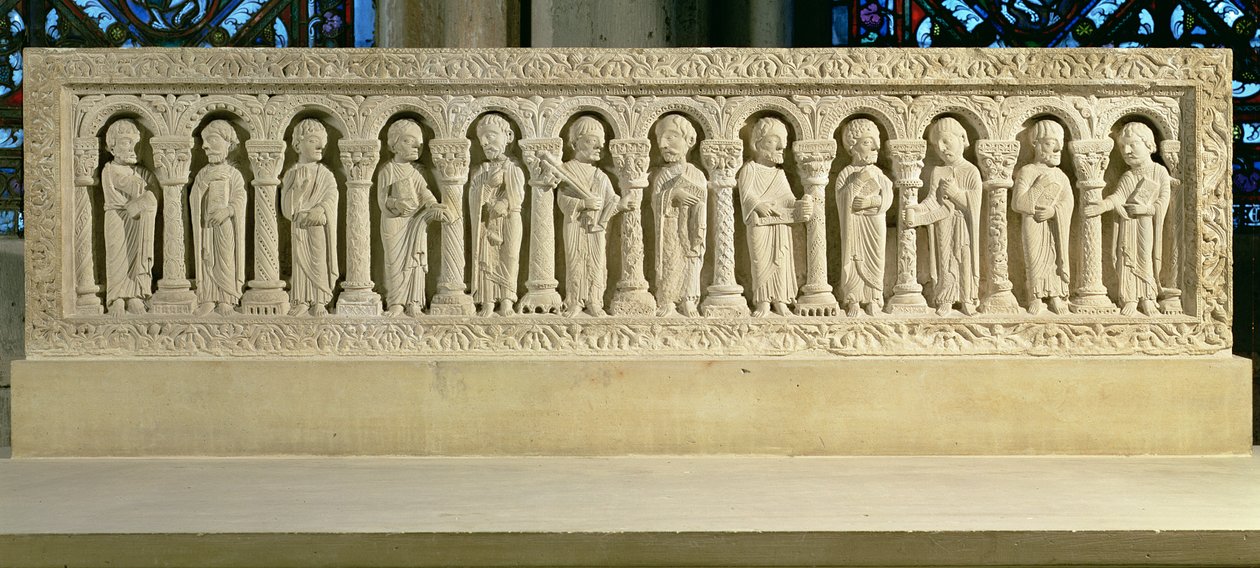 Apostle under arkader, udskåret relief, ca. 1150 af French School