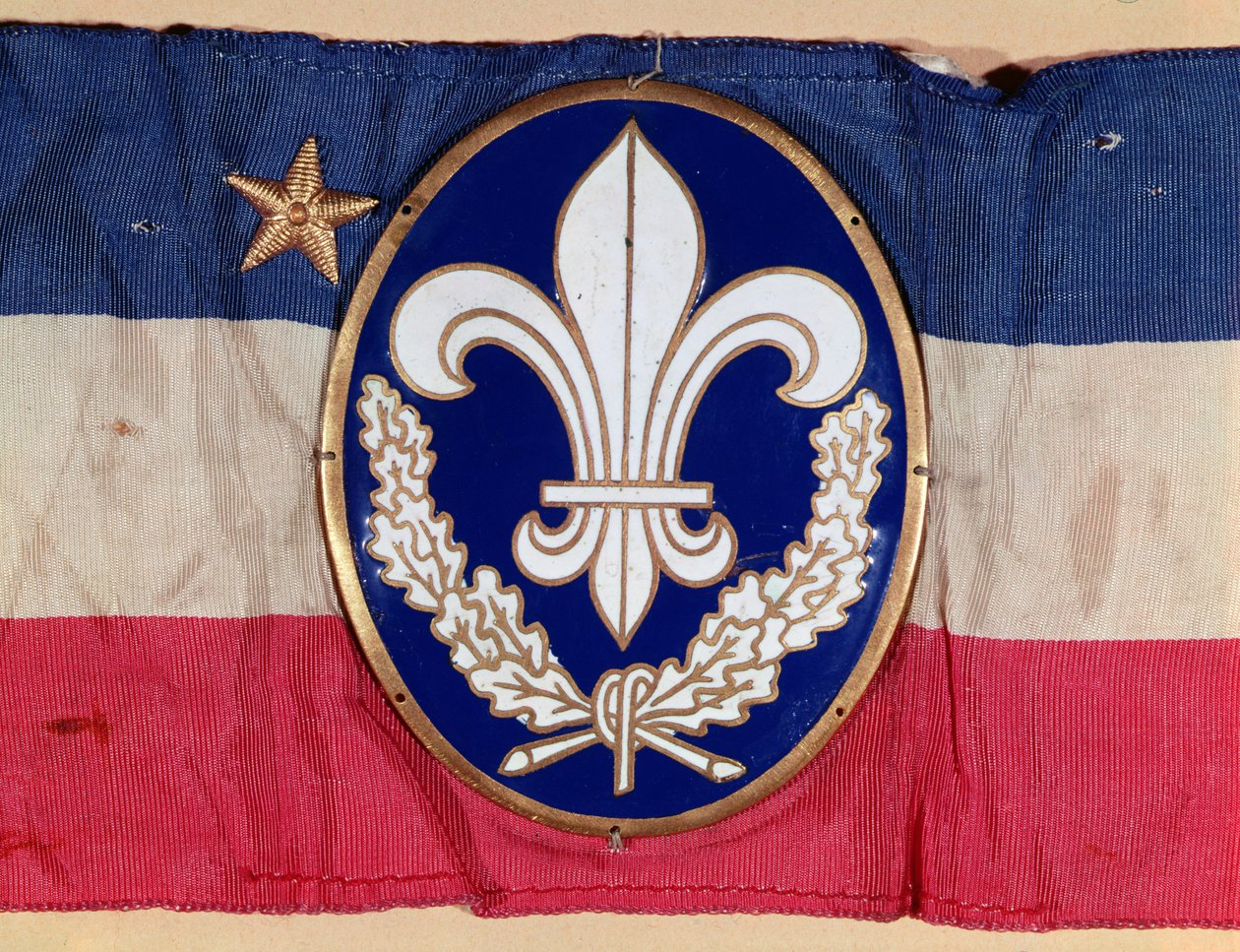 Armmærke fra Action Francaise, ca. 1920-35 (emaljeret metal og stof) af French School