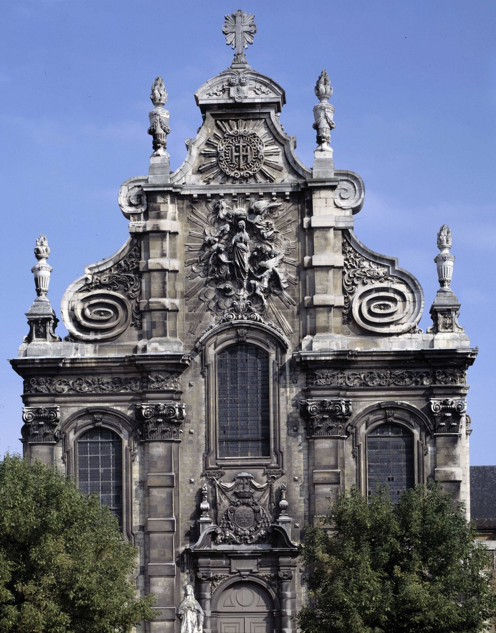 Barokarkitektur: Facade af Jesuiternes Kirke (nuværende museum for hellig kunst) (1692). Cambrai, Nord (59). af French School