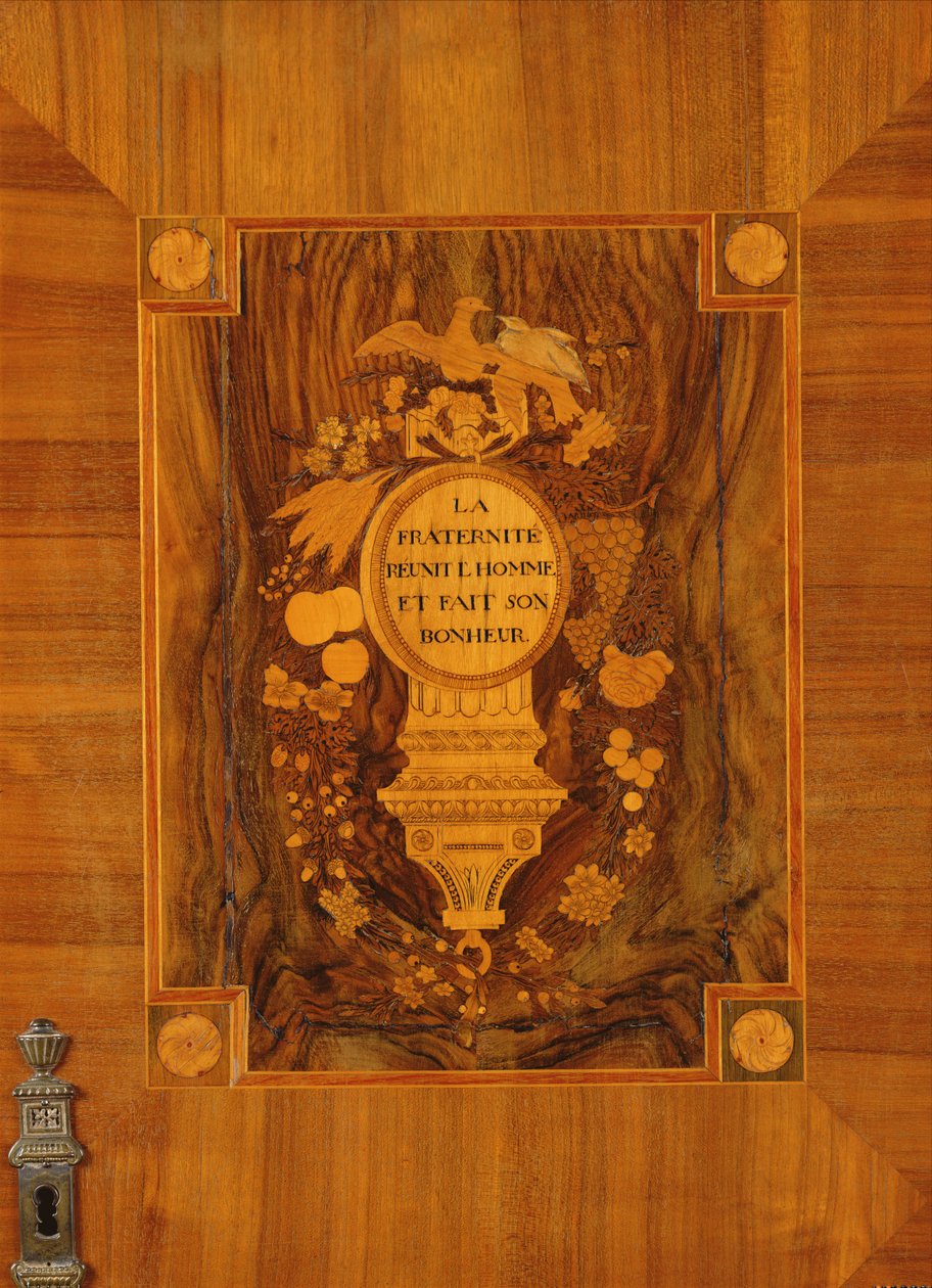 Buffetskab med revolutionerende design, indlagt detalje af emblem og motto for Broderskab (marquetry) af French School