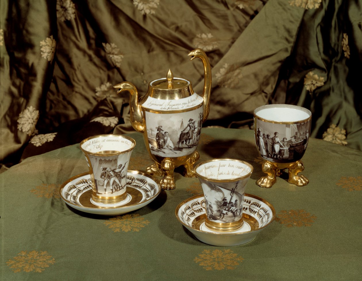 Keramik under direktionen. Kaffeservice inspireret af Napoleon I