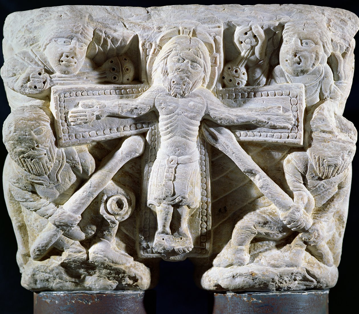 Kristus på korset, relief på en hovedstad af to søjler (marmor) af French School