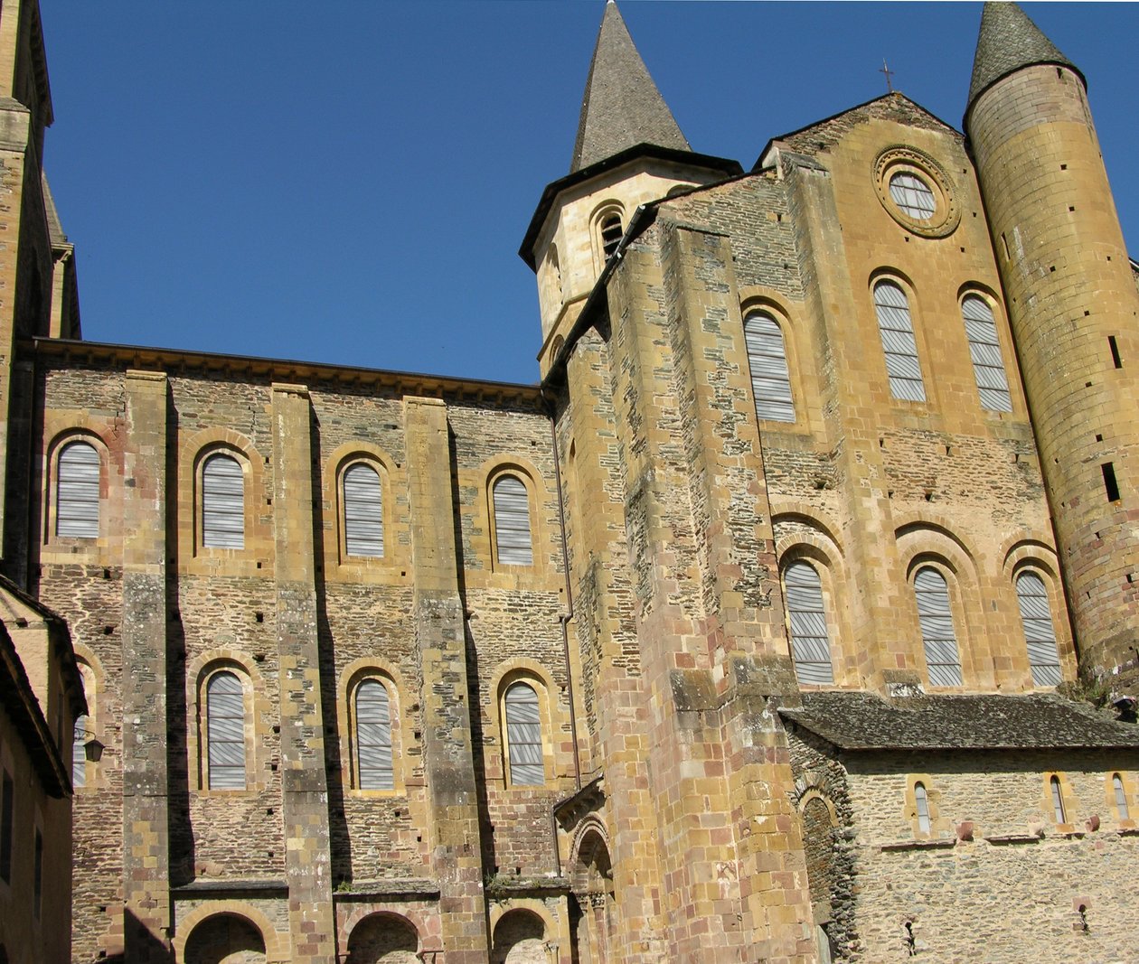 Church of St. Foy, påbegyndt ca. 1050 af abbed Odolric af French School