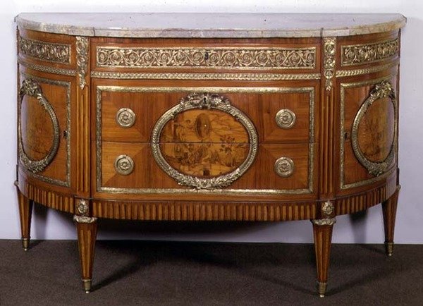 Kommode, med tulipantræ-marquetry-paneler, ormolu-beslag, af Joseph Stockel af French School