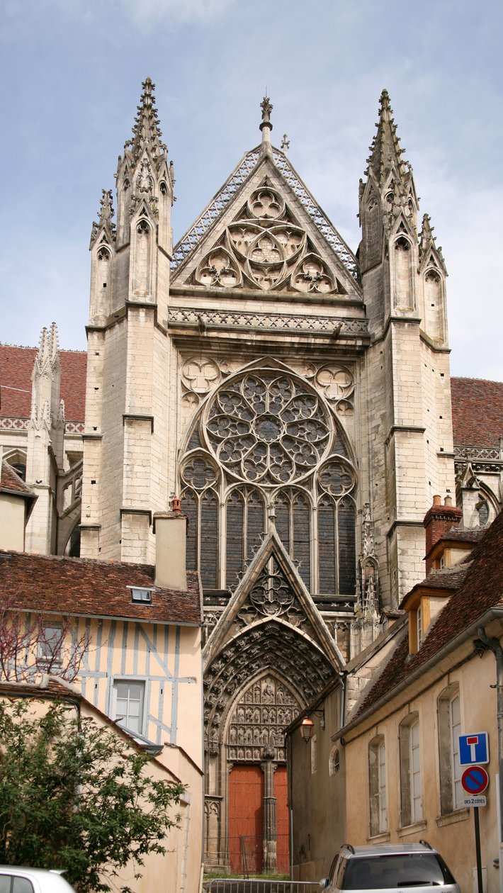 Afbilder sydfacaden og rosenvindue af French School