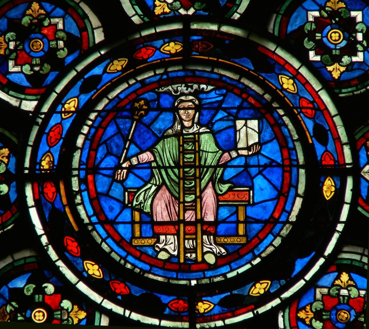 Detalje fra nordrosenvinduet forestiller Filosofi fra Liberal Arts af French School