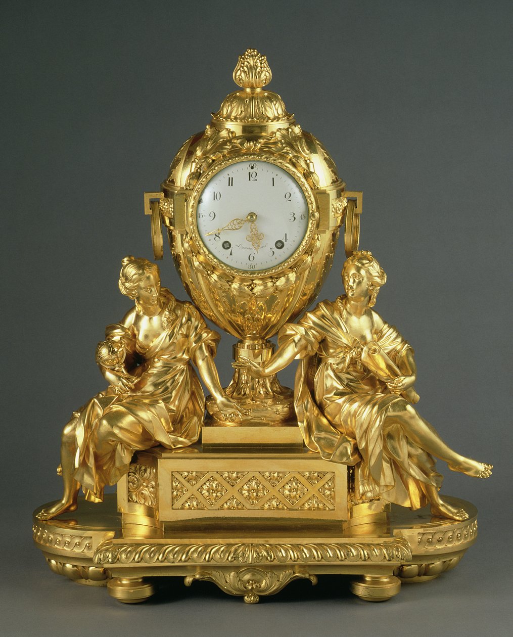 Tidlig Louis XVI Mantel-ur, ca. 1765 (ormolu) af French School