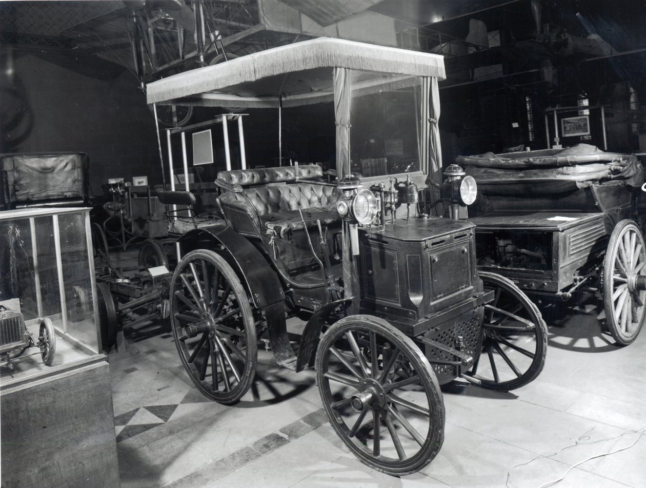 Tidlig Peugeot bil, ca. 1898 af French School
