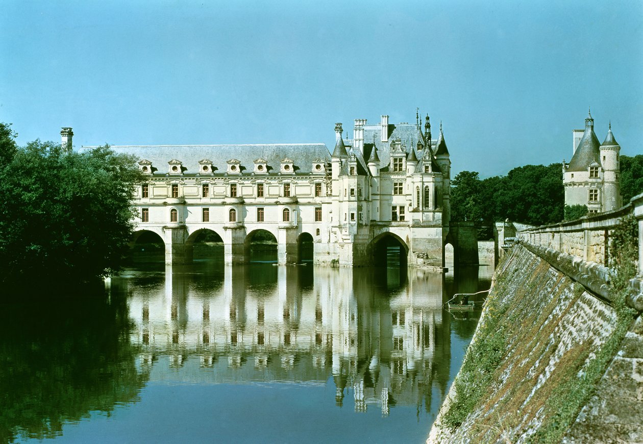 Udvendig udsigt over Donjon, Chateau de Bohier og Grande Galerie fra øst af French School