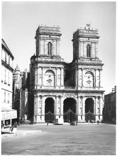 Facaden af katedralen Sainte-Marie af French School