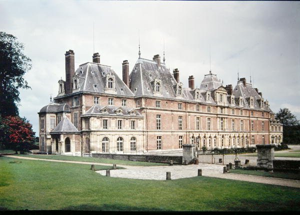 Facaden på Chateau dEu, oprindeligt bygget i 1578 af Henri de Lorraine (1549-88), hertug af Guise af French School