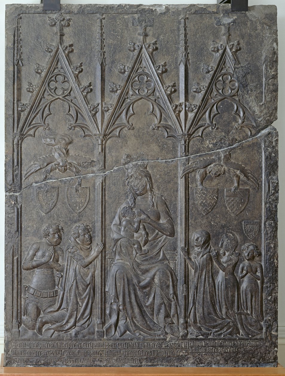 Begravelsesstela af Sacquespee-familien, fra St. Nicaise-kirkegården i Arras, 1376 (tournai-sten) af French School