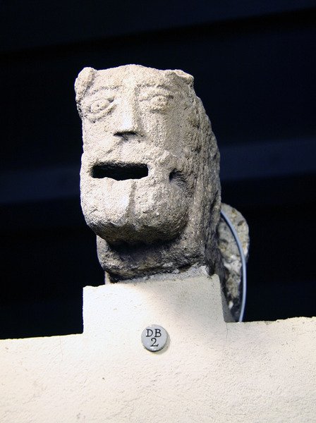 Gargoyle med udhængende tunge af French School