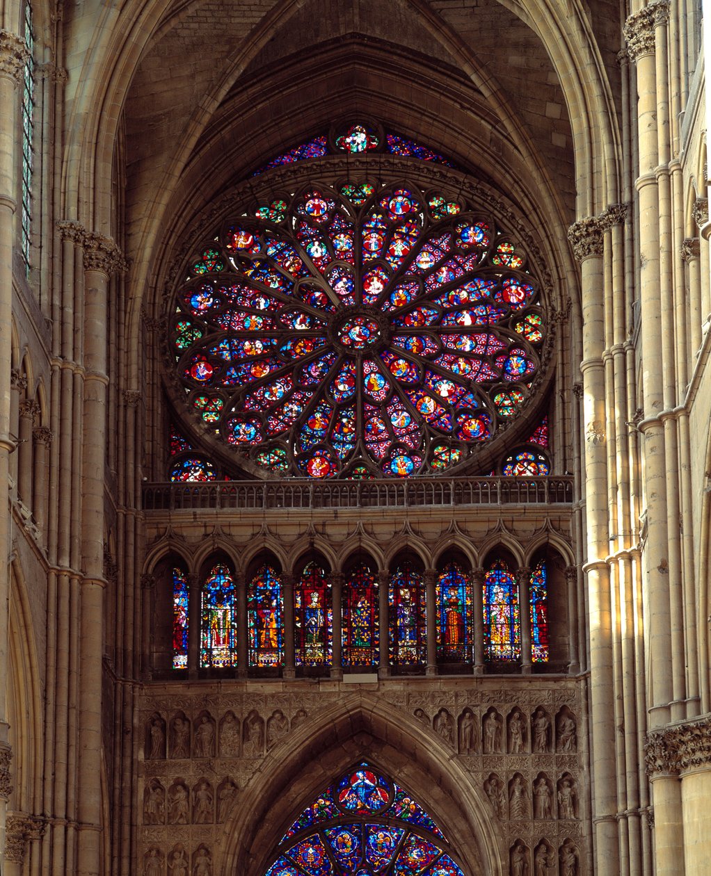 Gotisk arkitektur: udsigt over rosetten af Cathedrale Notre-Dame (Notre Dame) i Reims lavet i det 13. århundrede. Reims, Marne af French School
