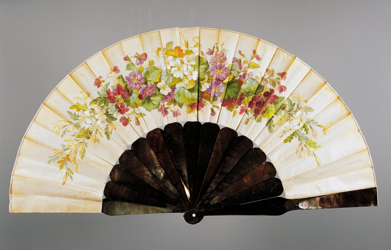 Håndvifte med blomstermotiver, malet silke og perlemor, skabt af Felix Alexandre, Paris af French School