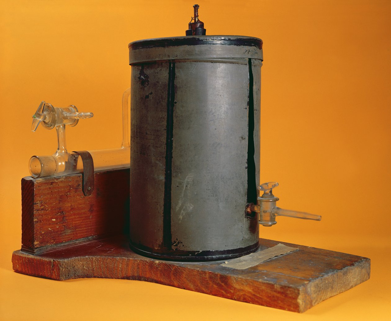 Ioniseringskammer udtænkt af Marie Curie (1867-1934) ca. 1897 af French School