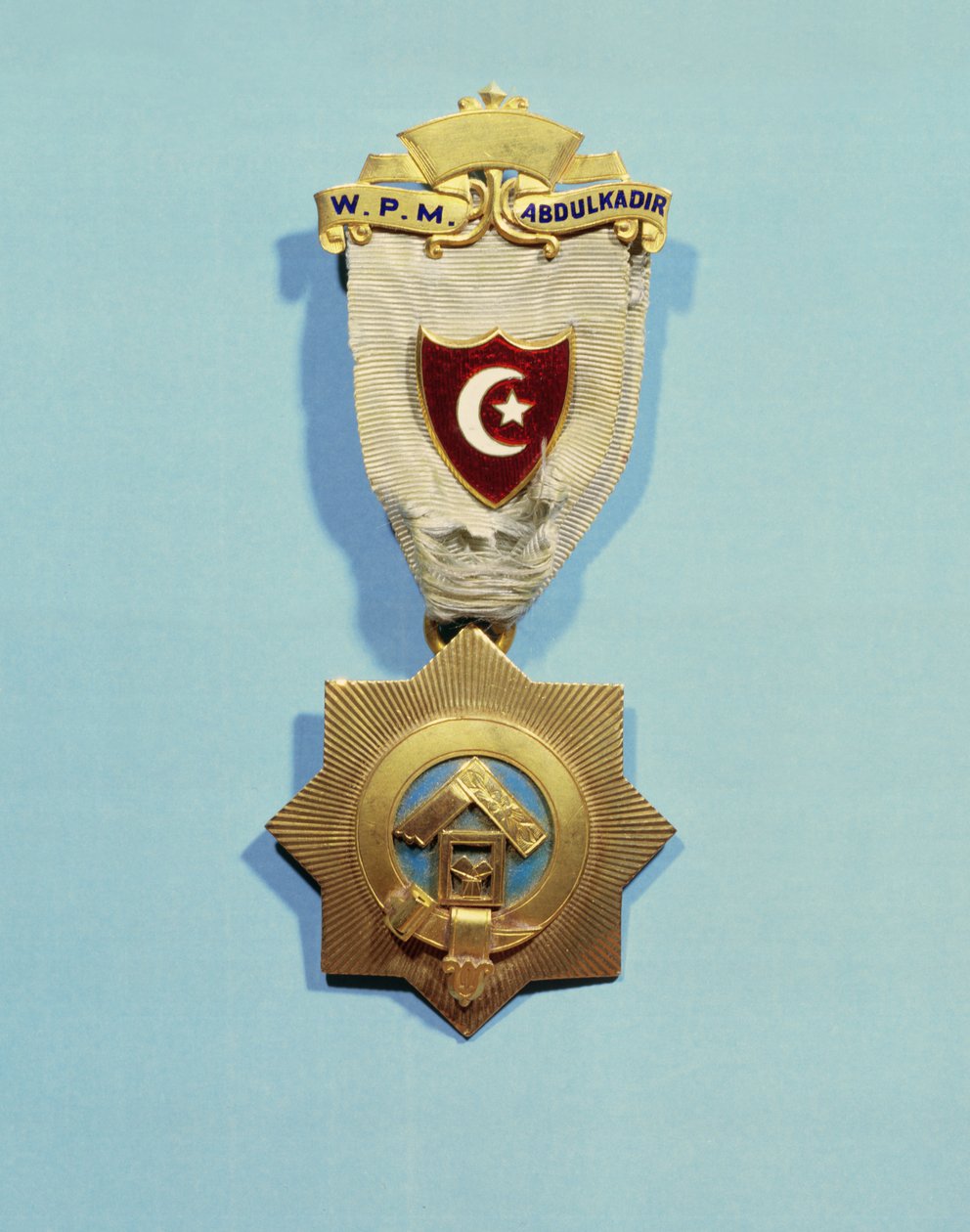 Masonic Insignia of Abd el-Kader (emalje, metal og silke) af French School