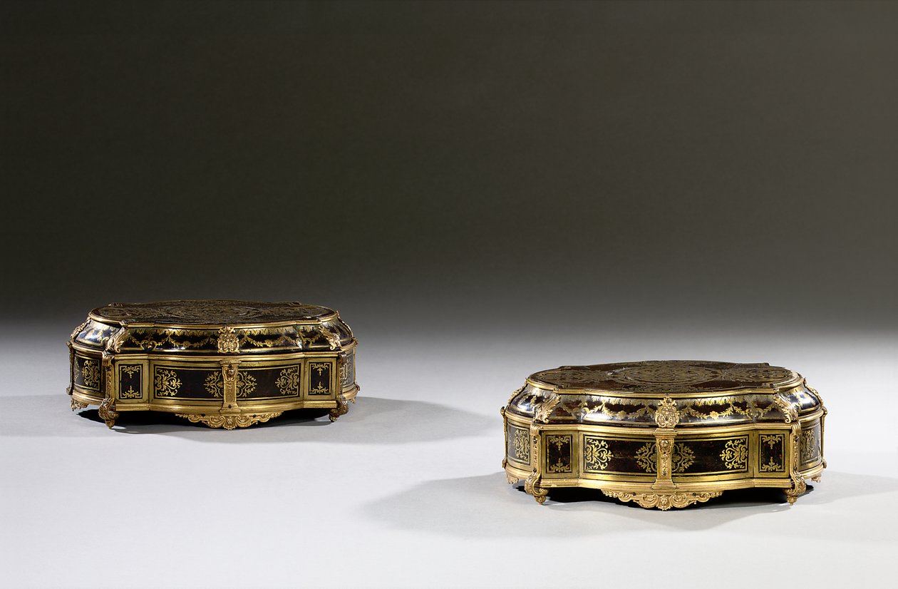 Par Ludvig XIV kister, ca. 1700-15 af French School