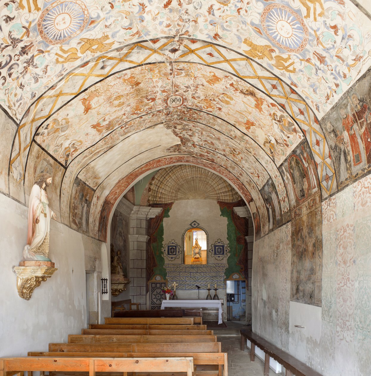 Sognekirke (Vor Frue af Solers Kirke). interiør Skibet. Vægmalerier. af French School