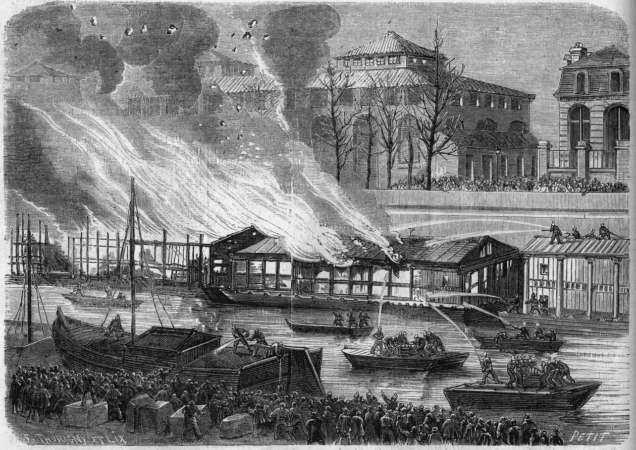 Brandmænd, der forsøger at slukke ilden fra svømmeskolebådene på Saint Martin-kanalen i Paris, 5. januar 1864. Indgravering i ""Le Monde Illustre"" nr. 553 af 16. januar 1864. af French School