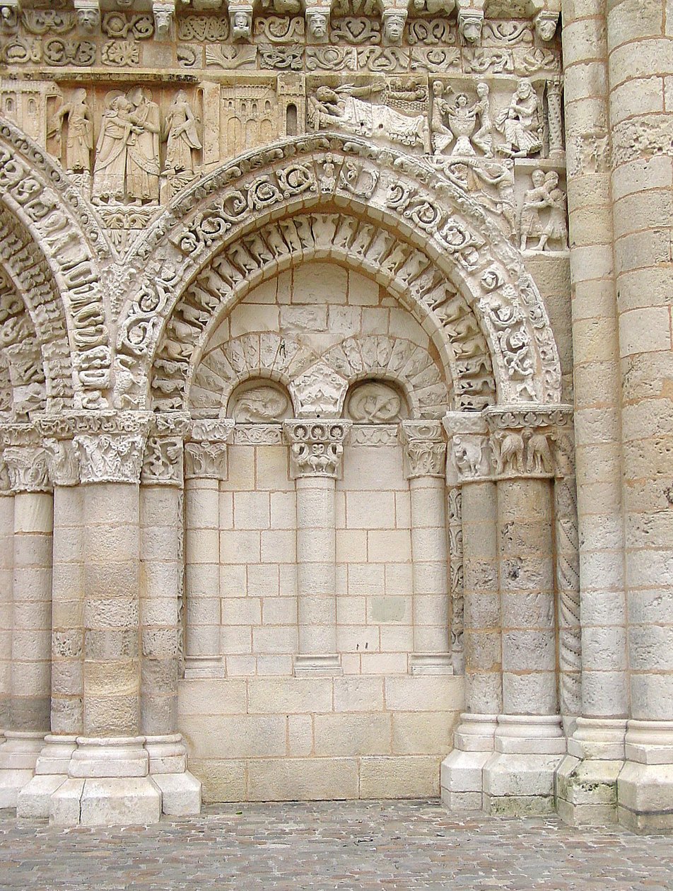 Portal fra Vestfacaden af French School