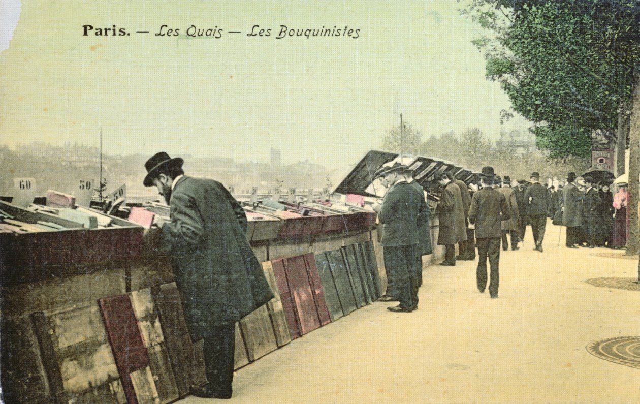 Postkort, der forestiller Bouquinistes langs den venstre bred af Seinen, Paris, før 1914 (farvet foto) af French School