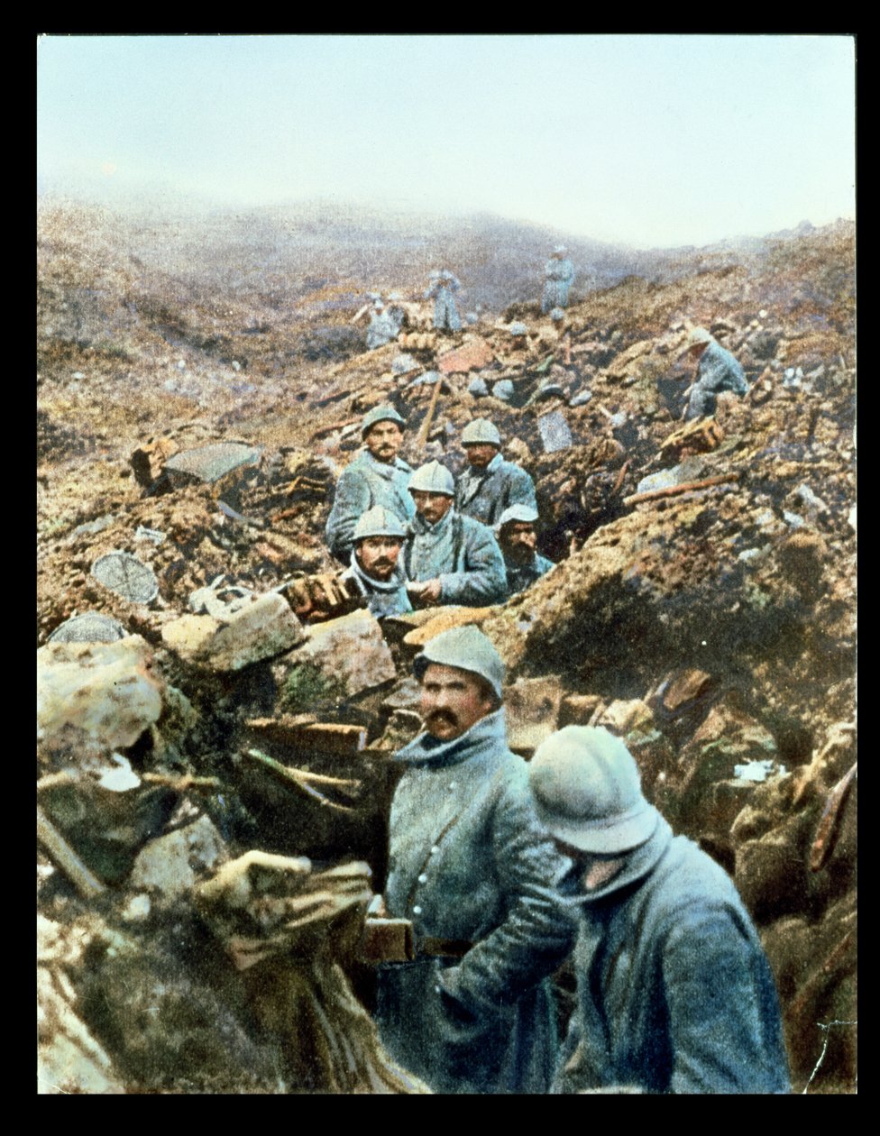 Postkort med franske soldater i skyttegravene, 1914-18 (farvet foto) af French School