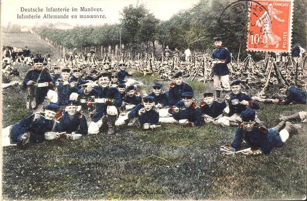 Postkort, der viser det tyske infanteri på manøvrer (farvet foto) af French School