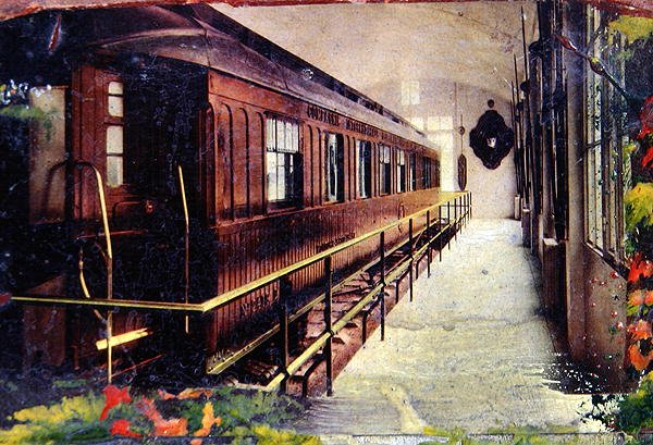 Postkort, der viser den togvogn, hvor underskrivelsen af våbenhvilen fandt sted i Rethondes i Compiegne-skoven den 11. november 1918 kl. 5 om morgenen. af French School