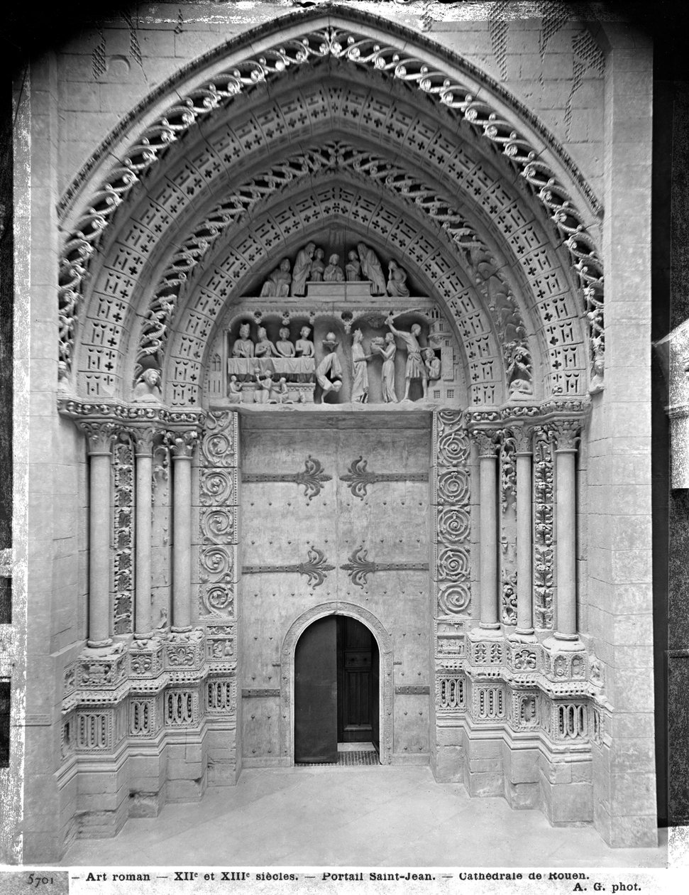 Reproduktion af facadeportalen til St. Johannes Døberen ved Rouen-katedralen (gipsstøbt af sten) (se detalje 253208) af French School