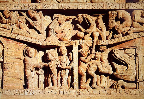 Sankt Peter modtager de velsignede til himlen og de fordømte fald i helvedes kæber, detaljer fra den sidste dom på Vestportalen Tympanum, ca. 1135 af French School