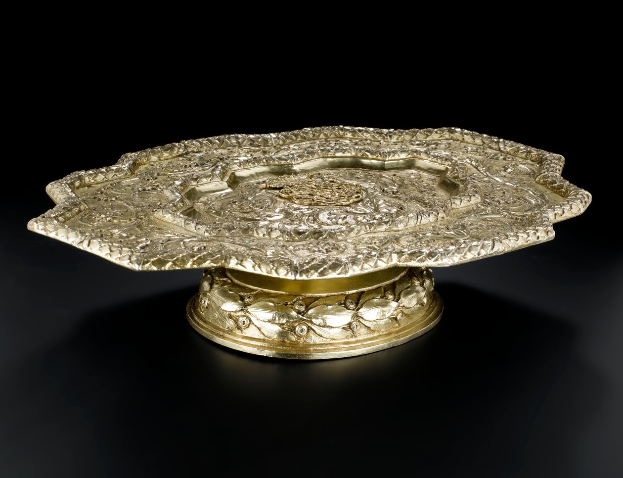 Silver-gilt salver of shaped outline, from the Lennoxlove toilet service, owned by Frances Teresa Stewart, Duchess of Richmond and Lennox: French, Paris, 1666 - 1667dani af French School