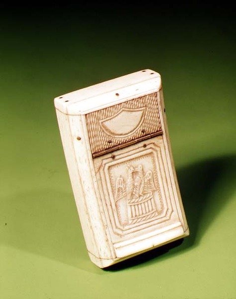 Snusdåse, lavet af en krigsfange, ca. 1790 (knogle) af French School